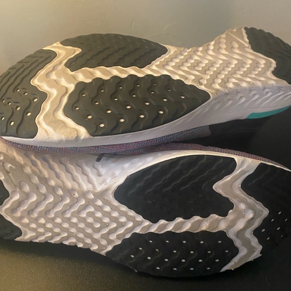 Nike Odyssey React running shoes 7.5 - Picture 5 of 5